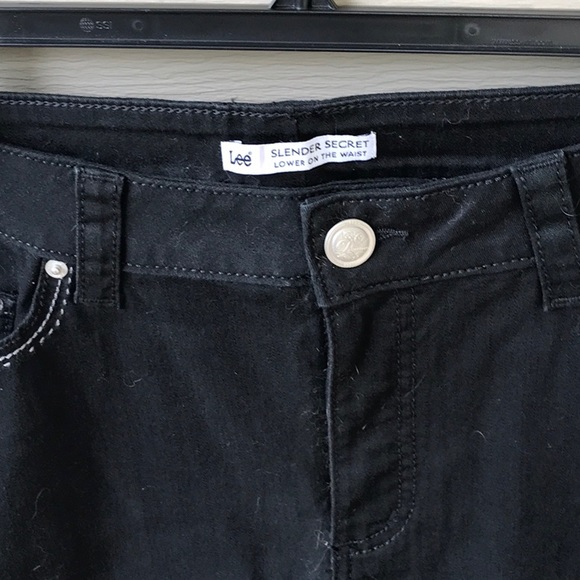 NWT! Nice Lee brand black Stretch capri’s! 14 M - Picture 3 of 8